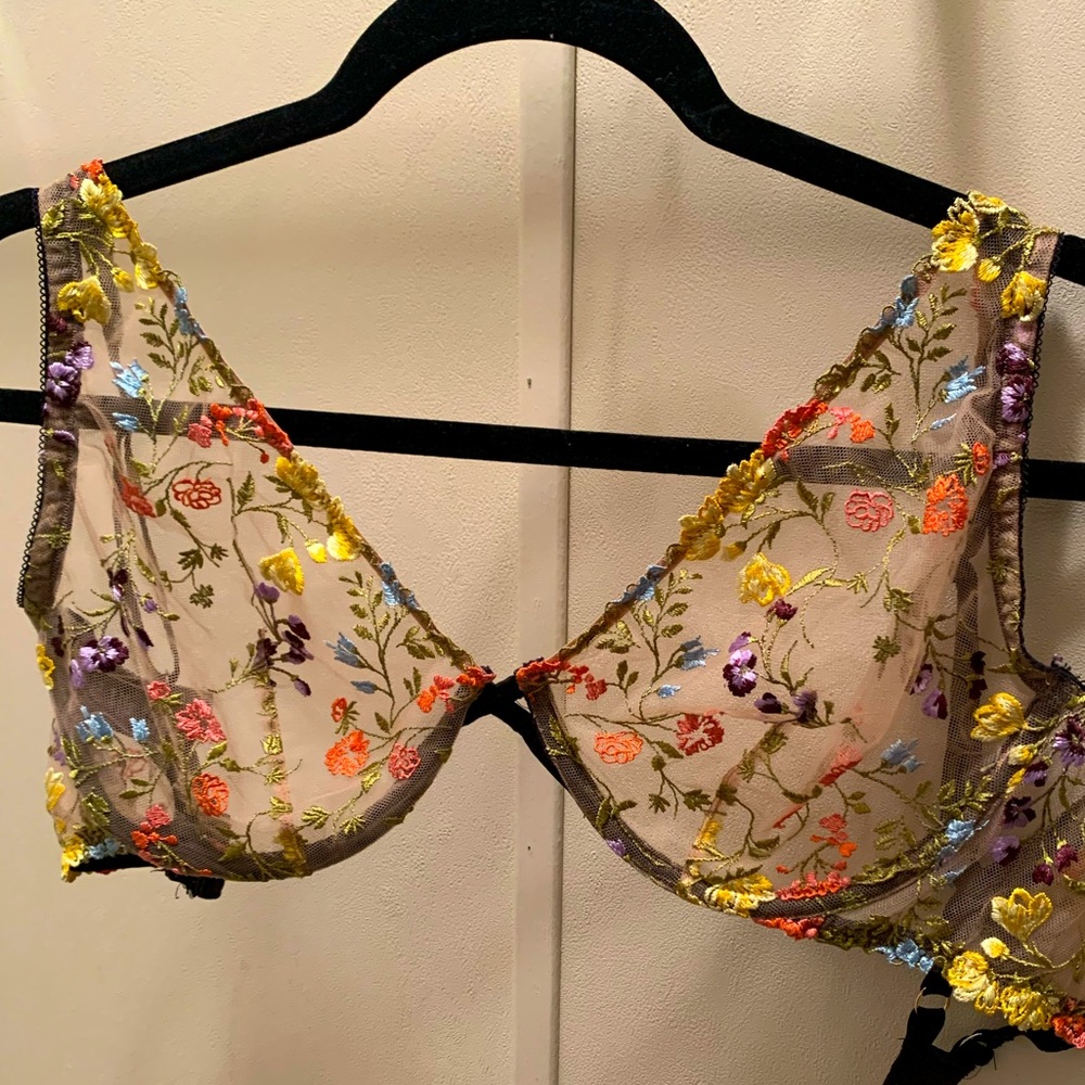 Womens Victoria Secret Floral Mesh Bra